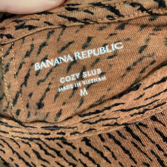 Tiger Print Top - Picture 2 of 5